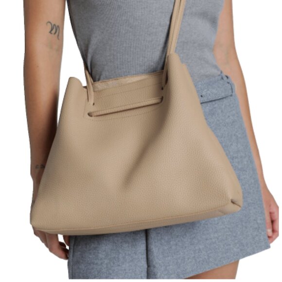 8 Other Reasons Vegan Leather Slouchy Bucket Bag  Tan Neutral Boho Slouchy - Picture 11 of 11